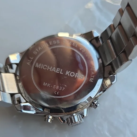 Michael Kors Pink Silver Watch - Picture 4 of 8